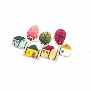 broche village