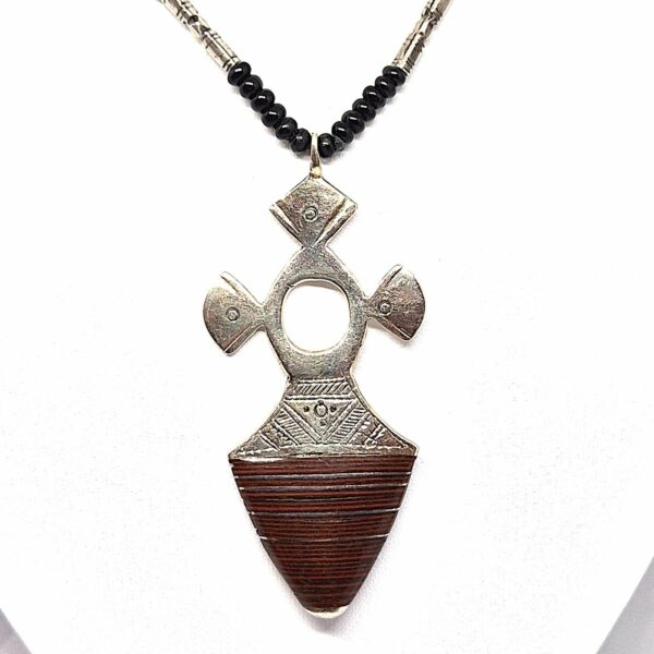 collier croix ebene